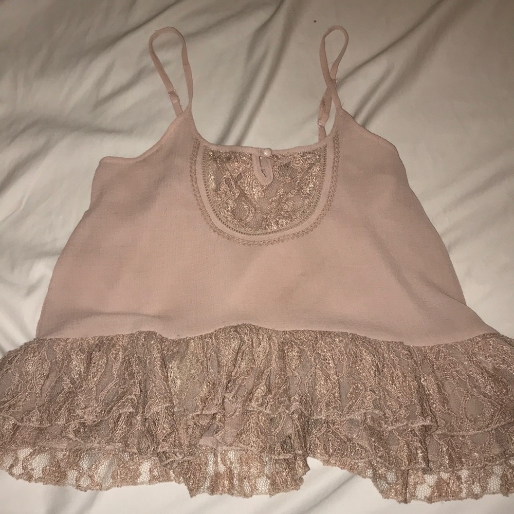 Baby pink tank top with lace
